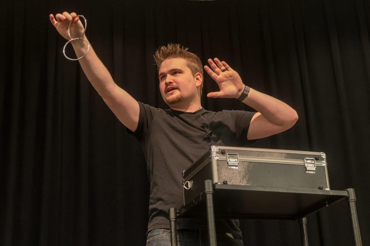 magician corey fravel